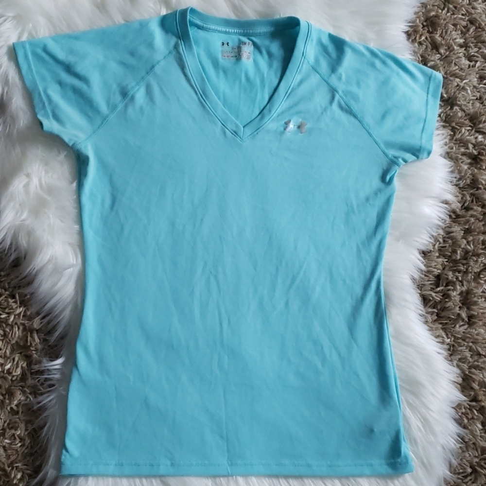 Under Armour semi fitted top size Small